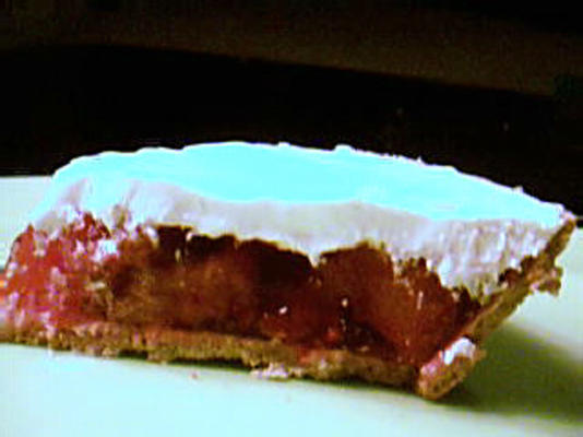 torta de gelatina de morangos congelados