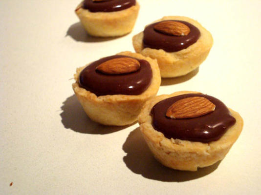 recheio de tartlet de chocolate-caramelo-pecã