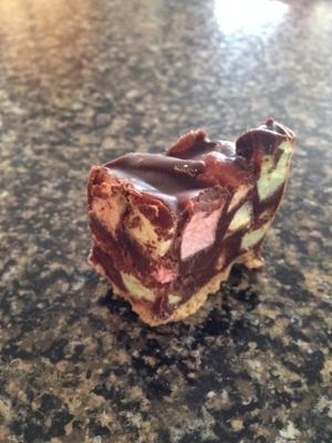 fácil chocolate marshmallow graham quadrados (sem cozer)