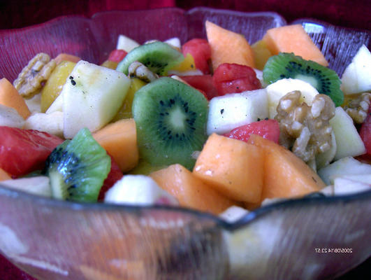 salada de frutas de café da manhã de verão