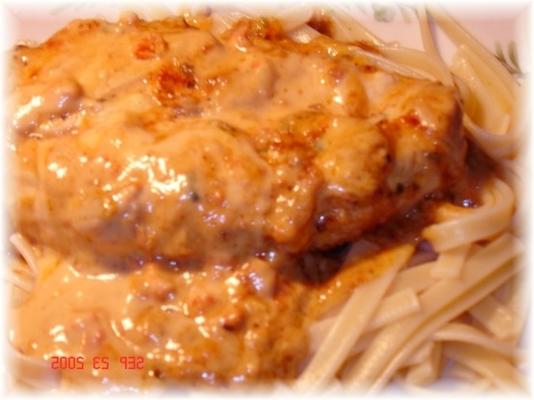 frango parmesão e macarrão