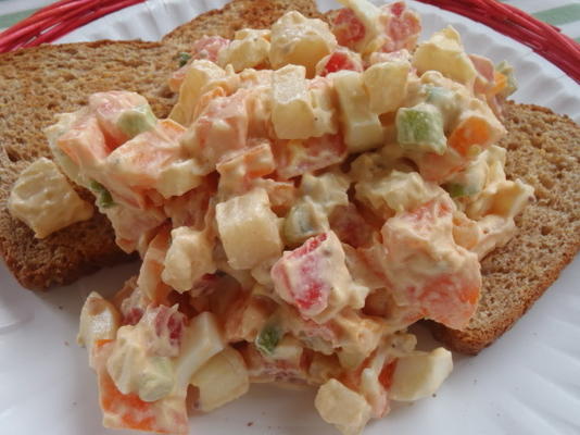 sanduíches de salada de ovo e tomate (pão pita)