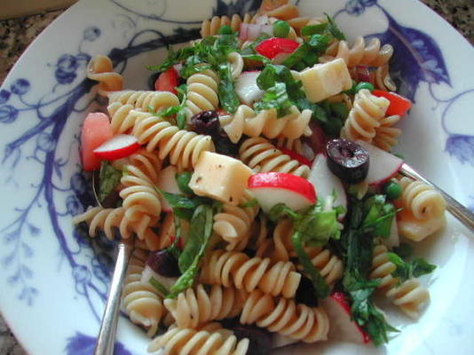 salada de macarrão com vinagrete de dijon de mel