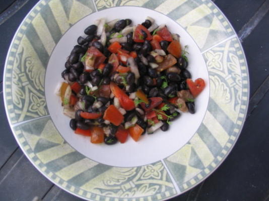 salada de feijão preto de banana