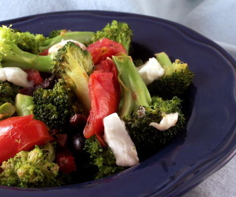 brócolis e tomate grego