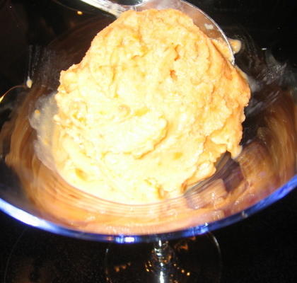 sorvete de pêssego-amaretti