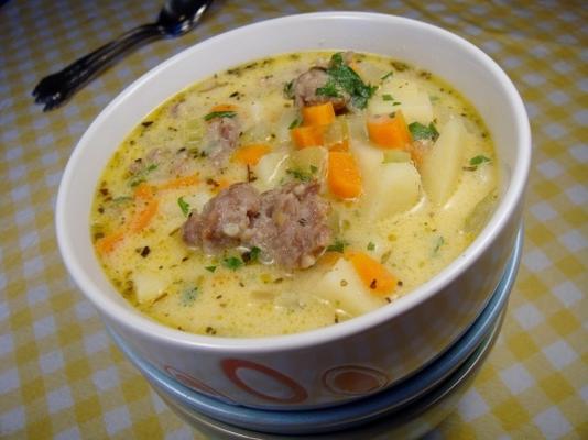 salsicha de queijo e sopa de batata
