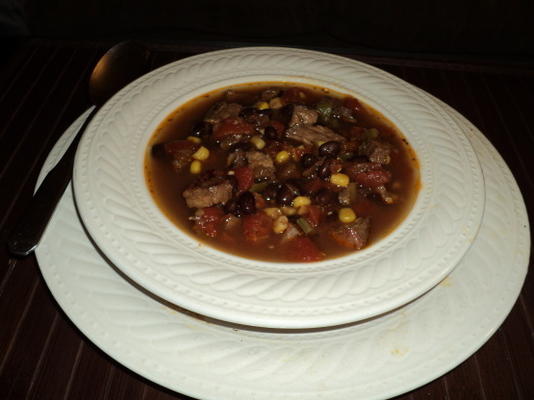 sopa de feijão preto e carne de tim