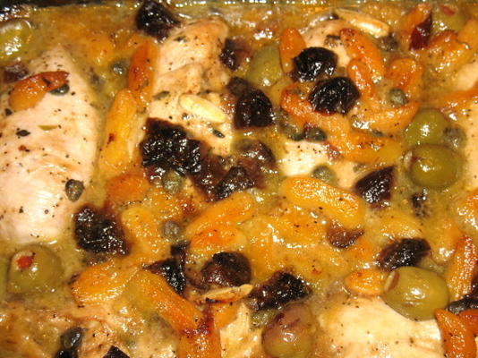 frango mediterrâneo com damascos secos e ameixas