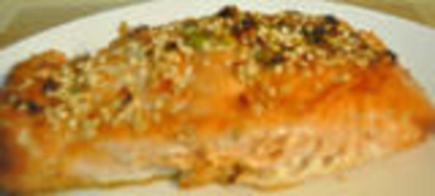 salmão de gergelim asiático