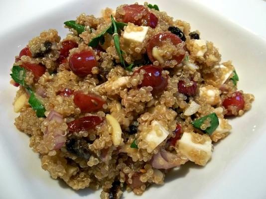 salada de uva e quinoa