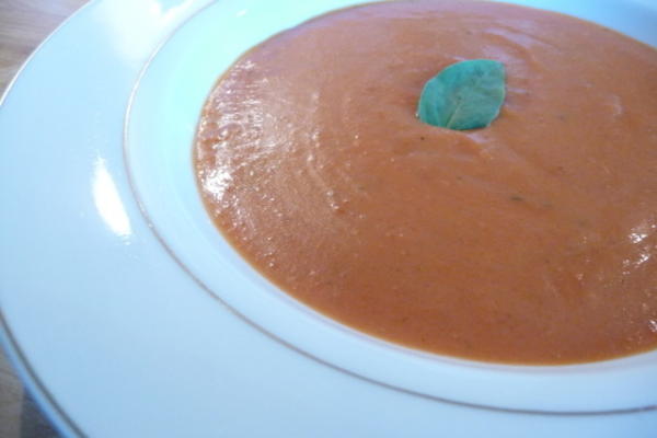 sopa de manjericão cremoso de tomate (oamc)