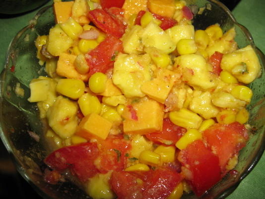 salada de milho, tomate e abacate