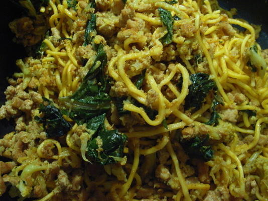 carne de porco frito com espinafre