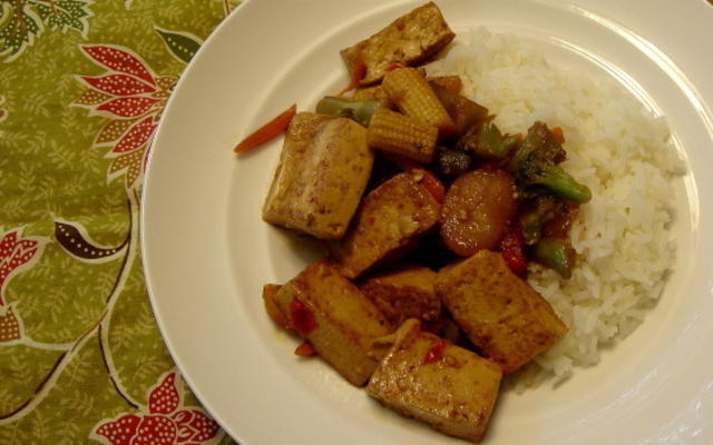 vegetais salteados com tofu