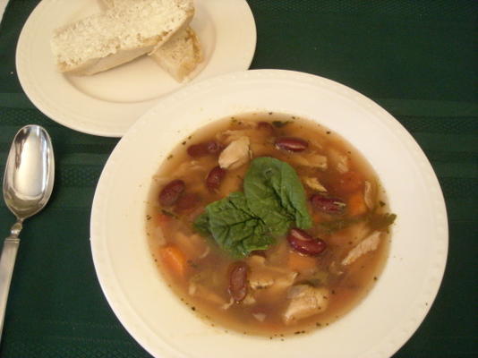 sopa de galinha italiana (com feijão)