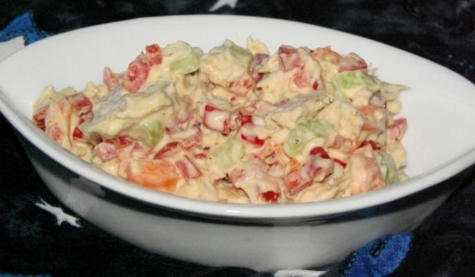 salada de atum vegetariana carregada