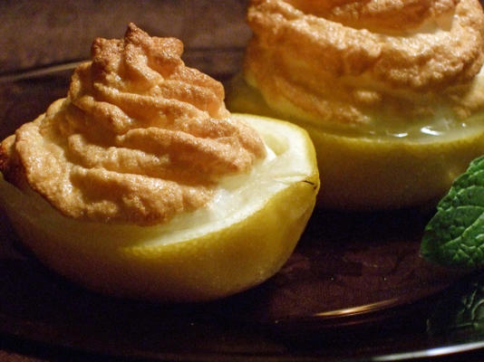 torta de merengue em limão (porções individuais).