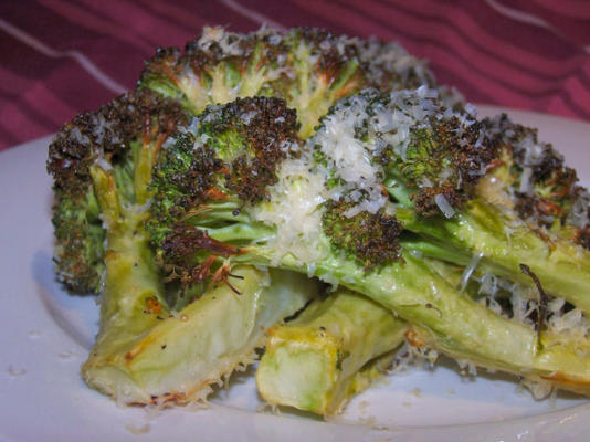 brócolis assado com asiago
