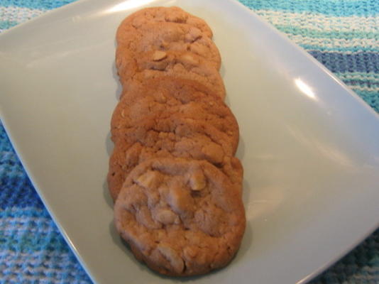 aussie fudgy macadamia nut cookies