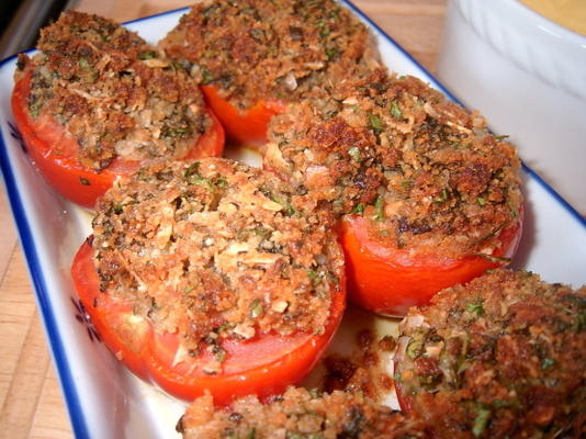 Tomates assados ​​de Becky com manjericão e parmesão