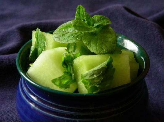 salada de bola de melão menta fresca