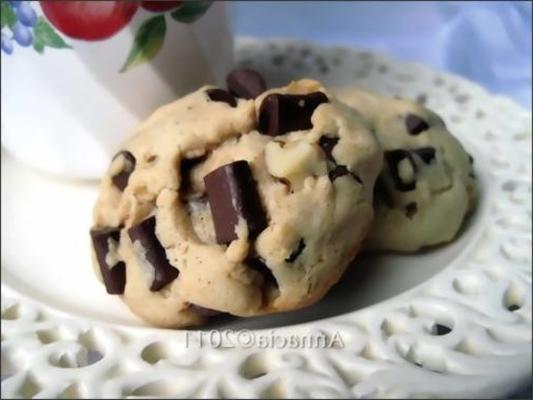 bolinho de noz pedaços de chocolate robusto