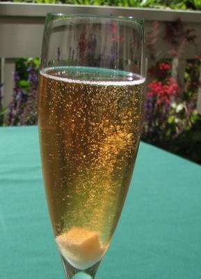 coquetel de champanhe cassis
