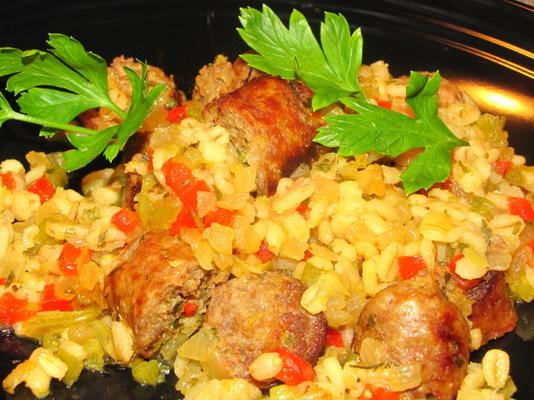 caçarola de bratwurst e cerveja