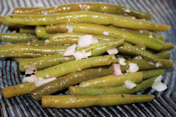 feijão verde com vinho branco e vinagrete de alho