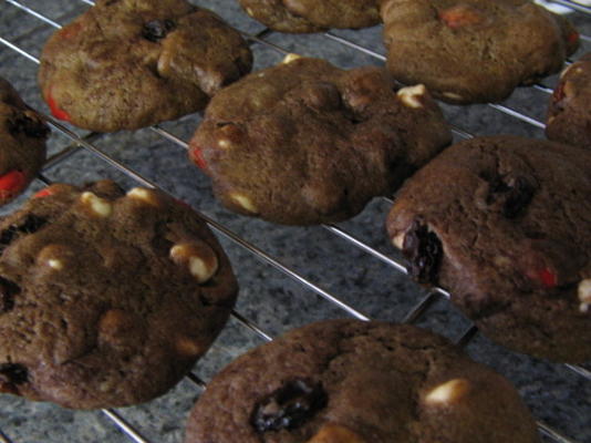 biscoitos de caju chocolate chocolate chocolate (com passas)