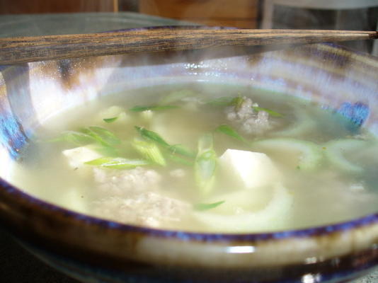 kang jyd taohu (sopa de tofu tailandesa)