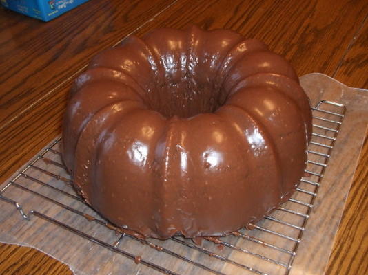 esmalte de bolo de chocolate