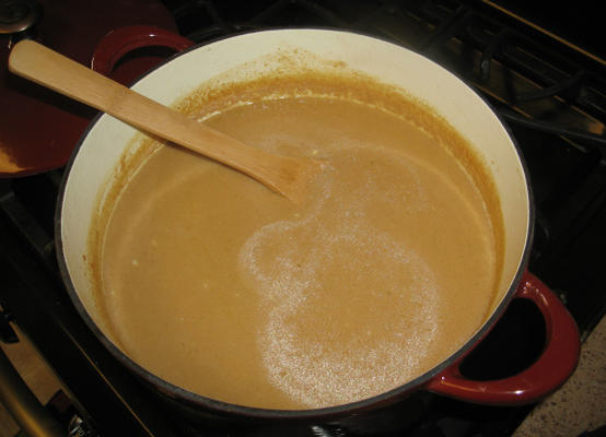 sopa de amendoim cremosa