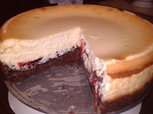 cheesecake de brownie de chocolate cereja