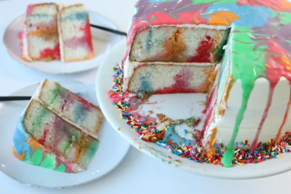 bolo de puxão de arco-íris
