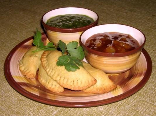 pastéis de samosa vegetais do leste indiano