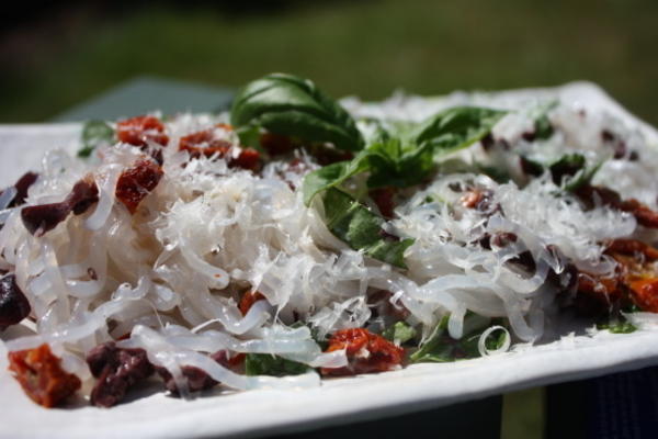 macarrão shirataki com tomate seco