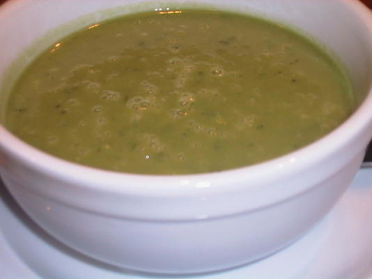 sopa saborosa de brócolis