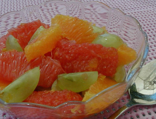 laranja, grapefruit e compota de uva