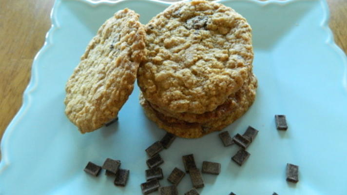 deliciosos biscoitos de aveia com gotas de chocolate sem glúten