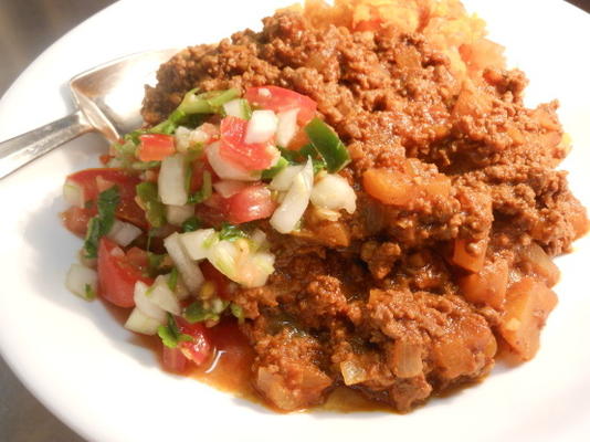 pimentão de carne picante com maçãs