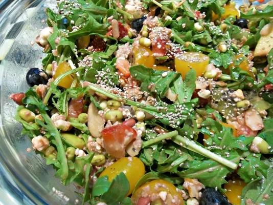 salada de primavera doce de verão.