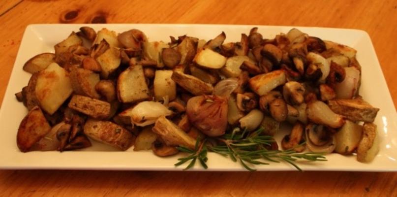 batatas assadas russas com cogumelos