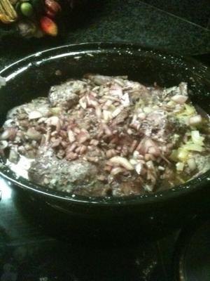 coelho marinado e estufado