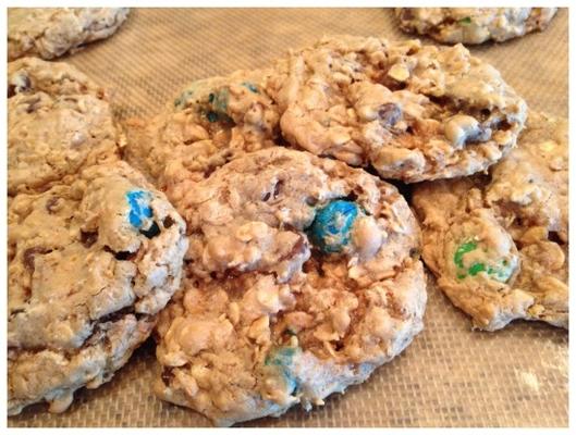 um cookie (por exemplo, cookies monstruosos ou cookies sem farinha)