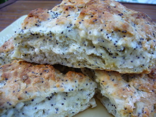 Scones de semente de limão-papoula