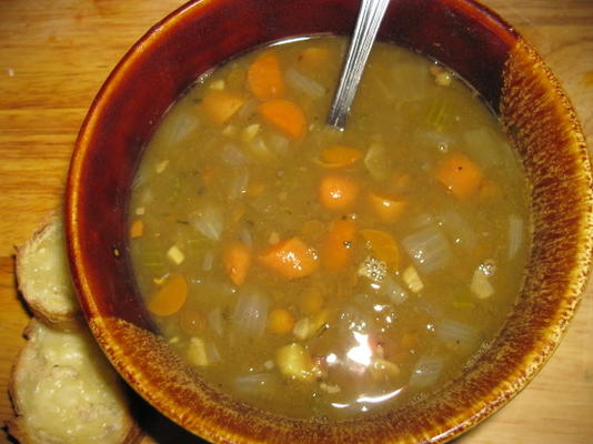 sopa de lentilha com ervas de provence