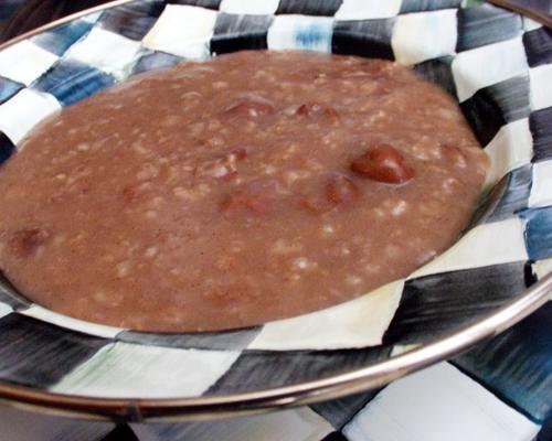 Farinha de aveia e frutas secas e especiarias doces