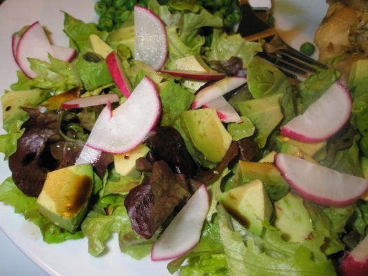 salada de rabanete abacate